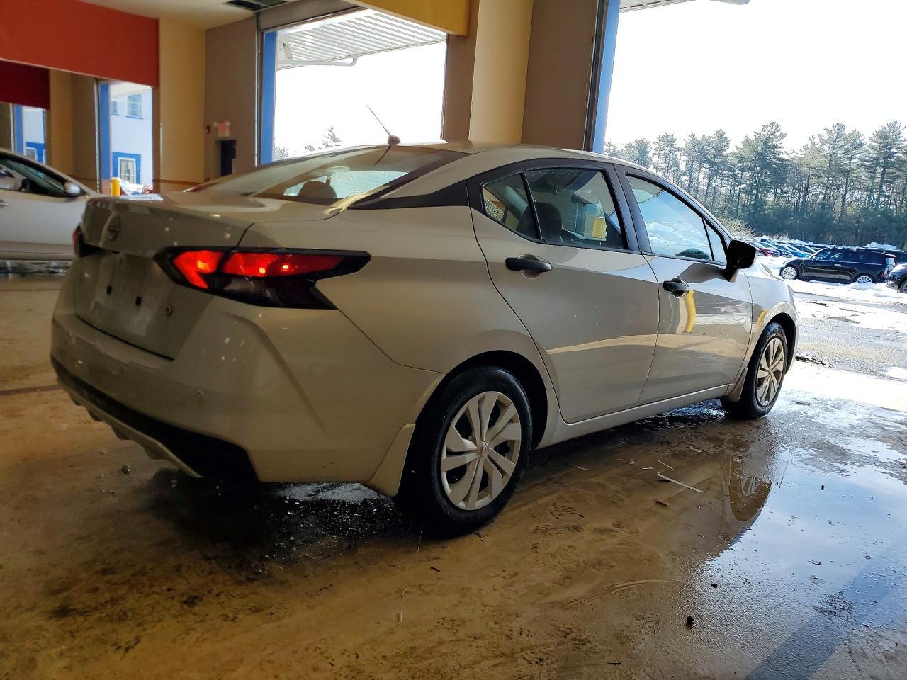 2023 Nissan Versa - zdjęcie 3