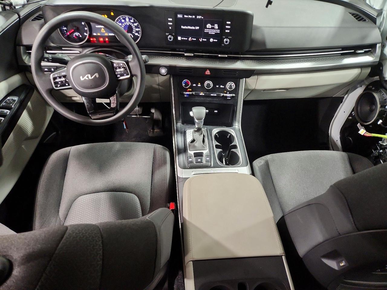 2024 Kia Carnival Lx - zdjęcie 8