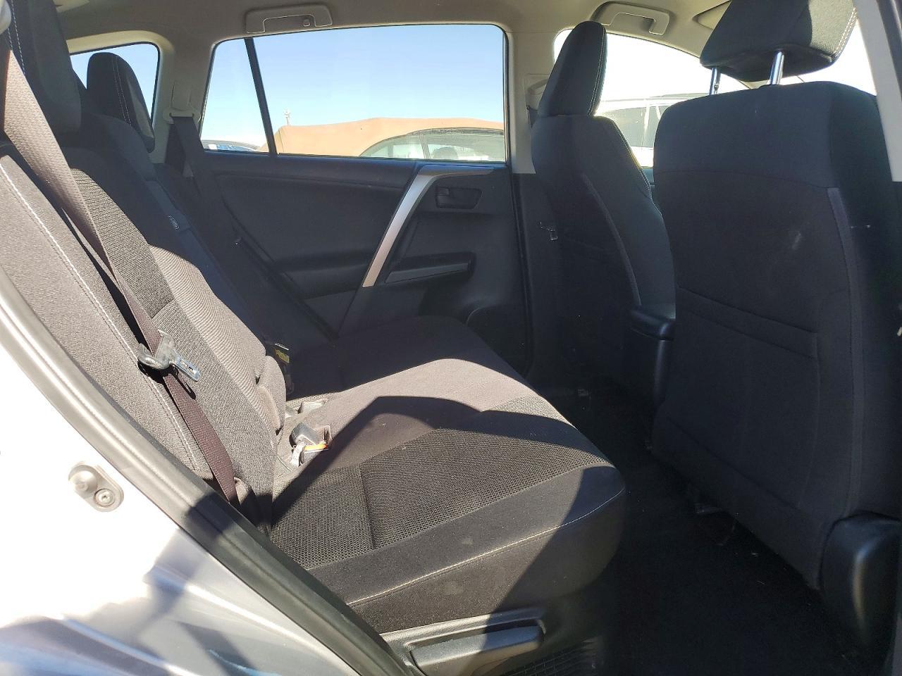 2018 Toyota Rav4 Hybrid Le - zdjęcie 11