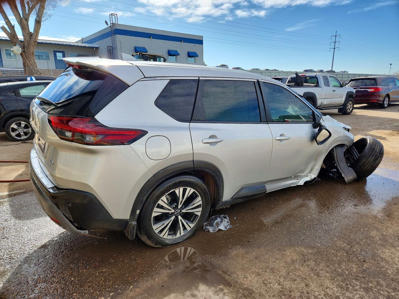 2023 Nissan Rogue Sv - zdjęcie 3