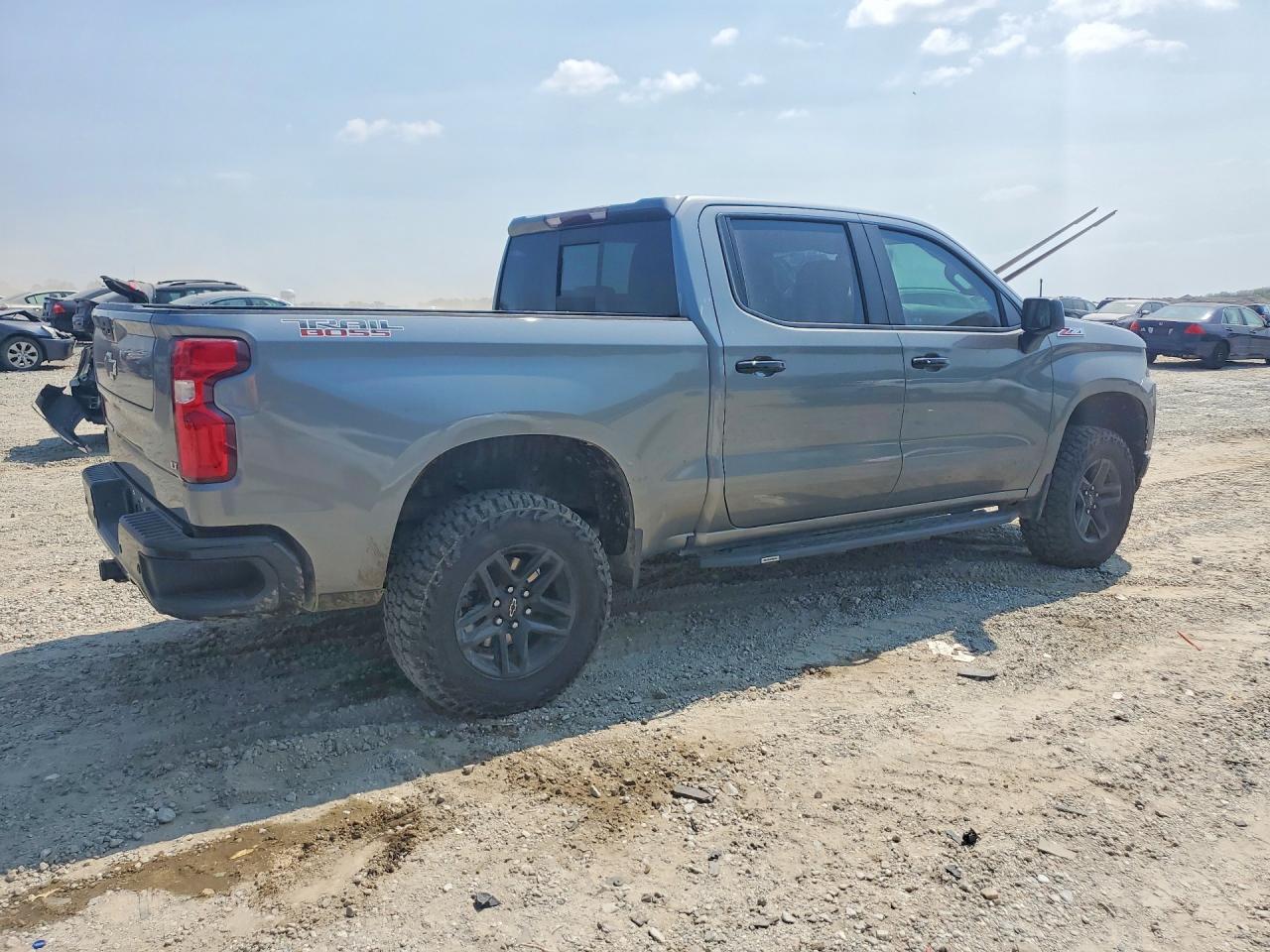 2021 Chevrolet Silverado K1500 Lt Trail Boss - zdjęcie 3