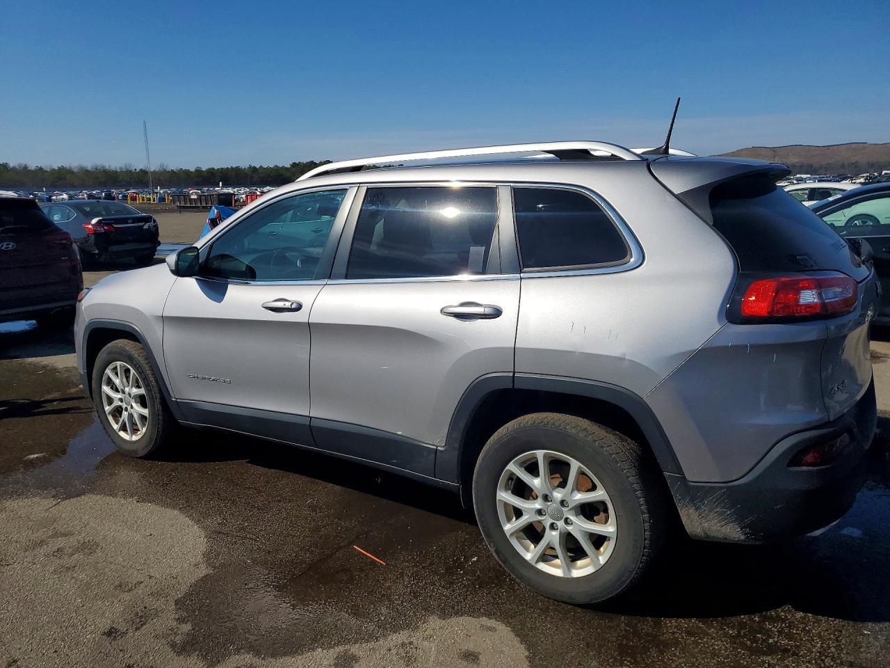 2017 Jeep Cherokee Latitude - zdjęcie 2