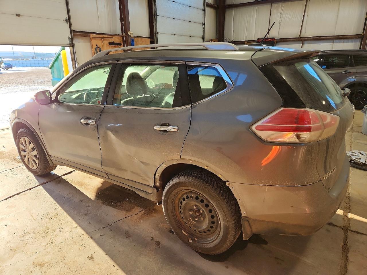 2016 Nissan Rogue S - zdjęcie 2