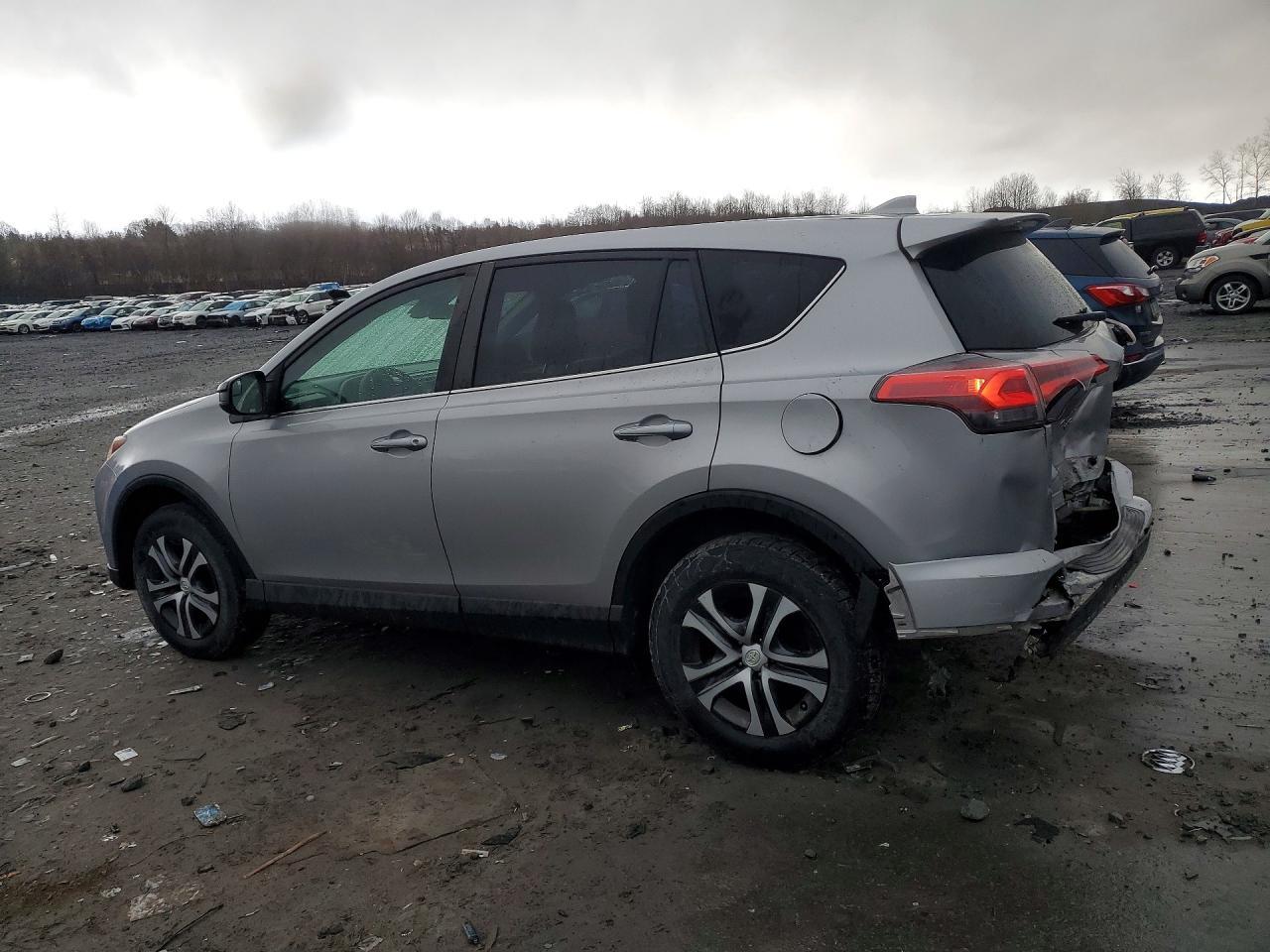 2018 Toyota Rav4 Le - zdjęcie 2