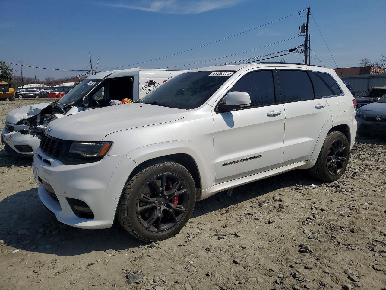 2017 Jeep Grand Cherokee Srt-8 - zdjęcie główne