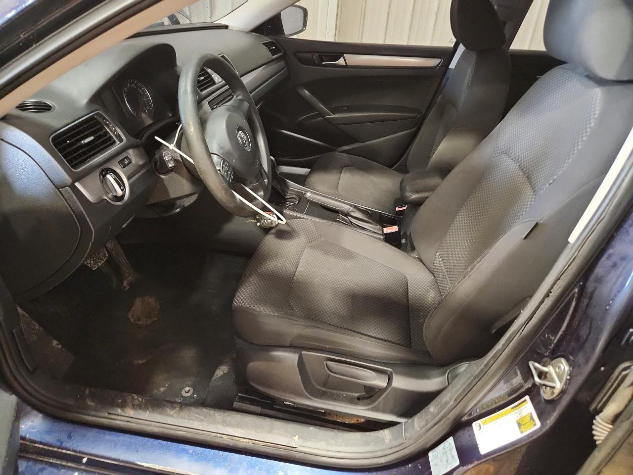 2013 Volkswagen Passat S - zdjęcie 7