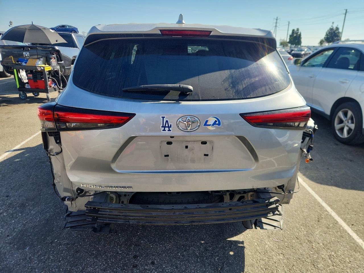 2020 Toyota Highlander L - zdjęcie 6