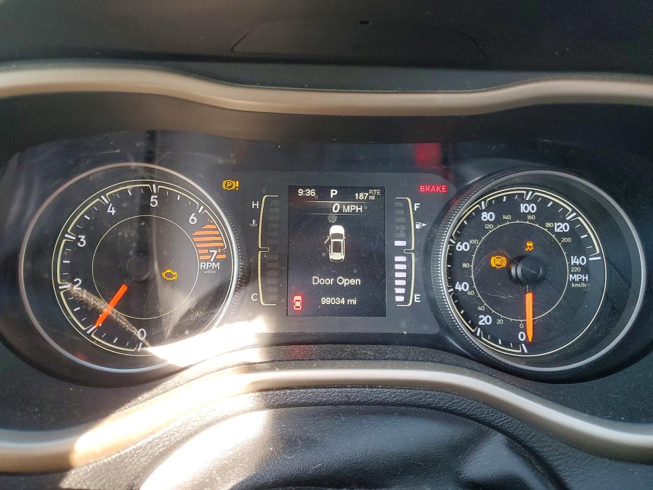 2017 Jeep Cherokee Latitude - zdjęcie 9