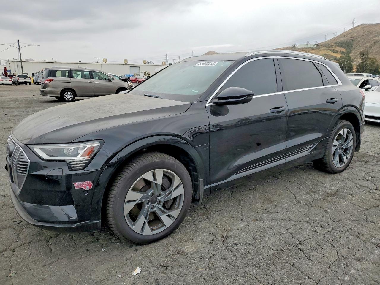 2021 Audi E-Tron Premium Plus - zdjęcie główne