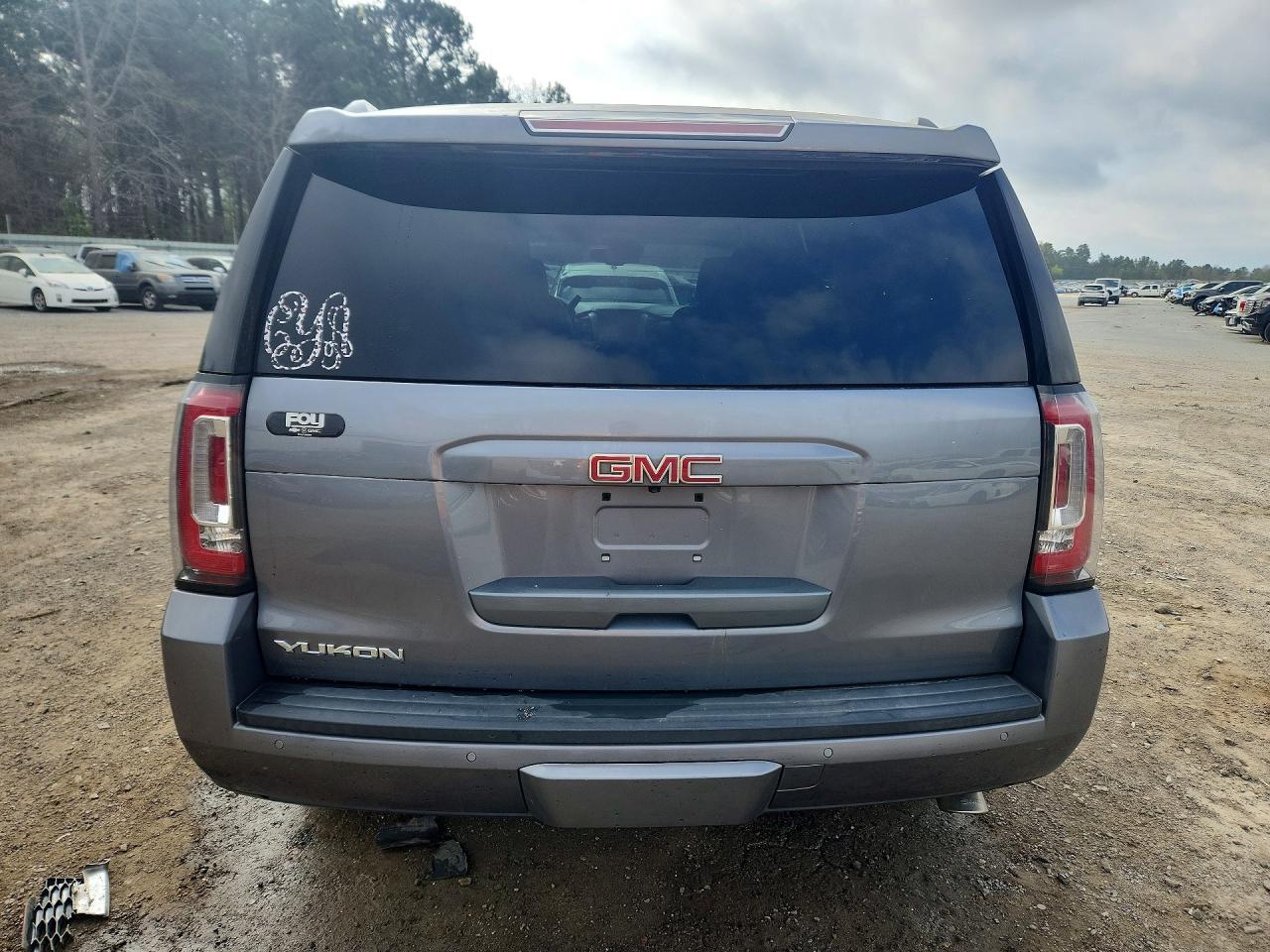 2019 GMC Yukon Slt - zdjęcie 6