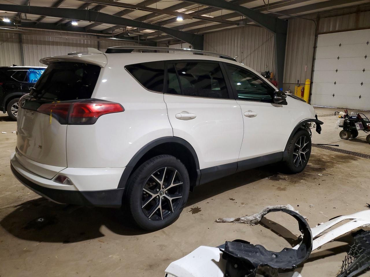 2017 Toyota Rav4 Se - zdjęcie 3