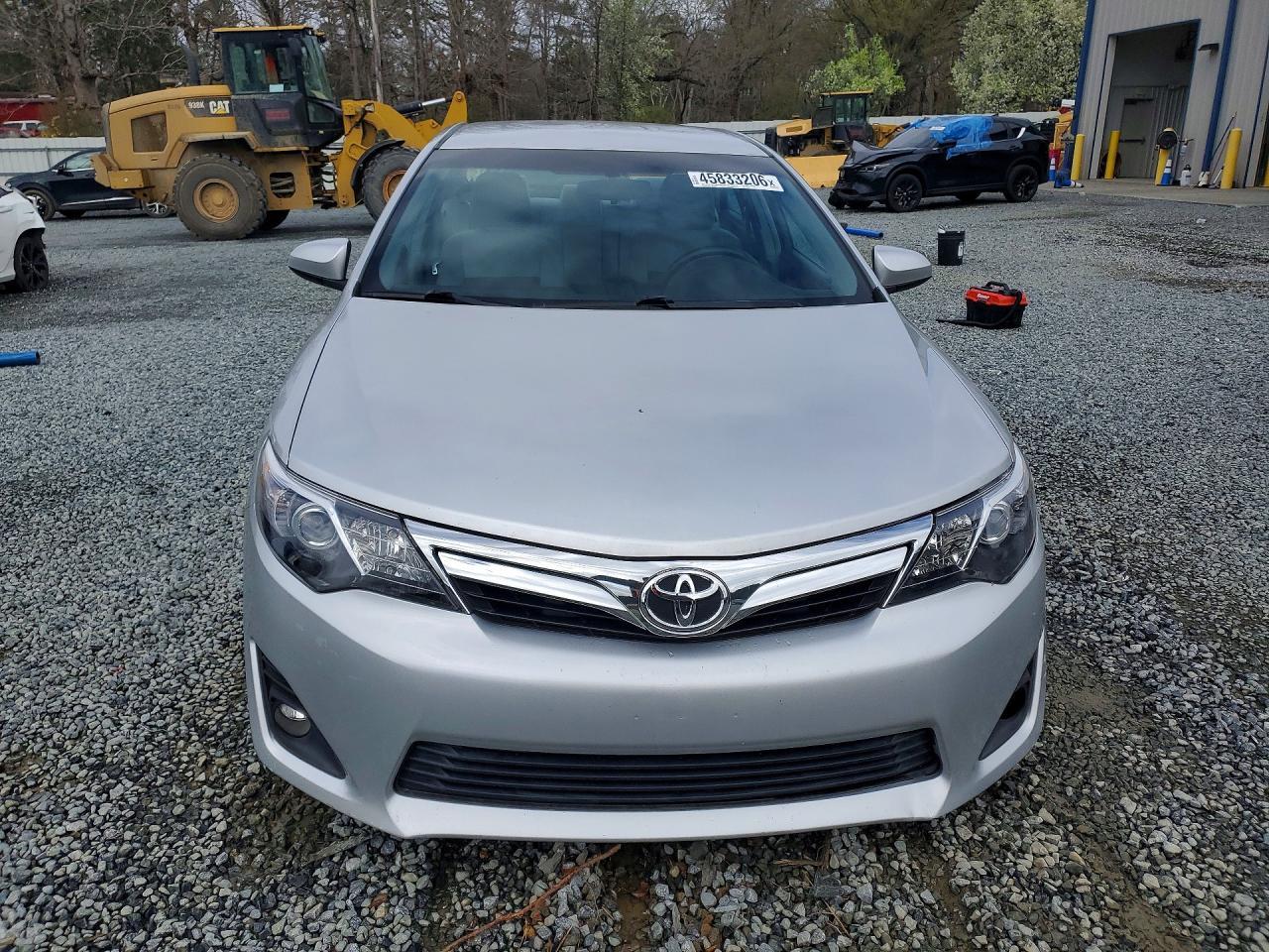 2014 Toyota Camry Le - zdjęcie 5