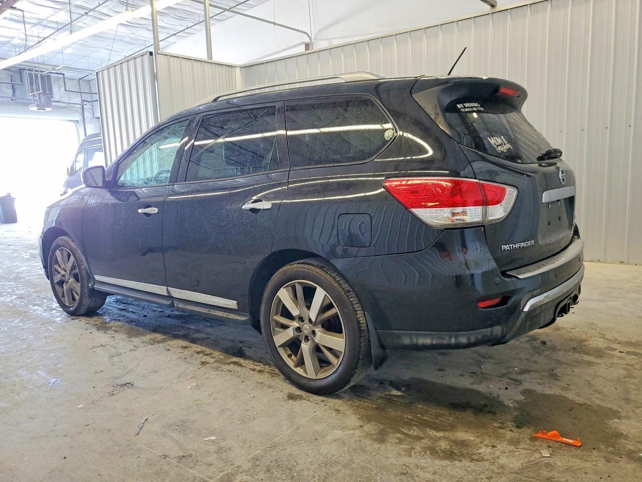 2016 Nissan Pathfinder Platinum - zdjęcie 2