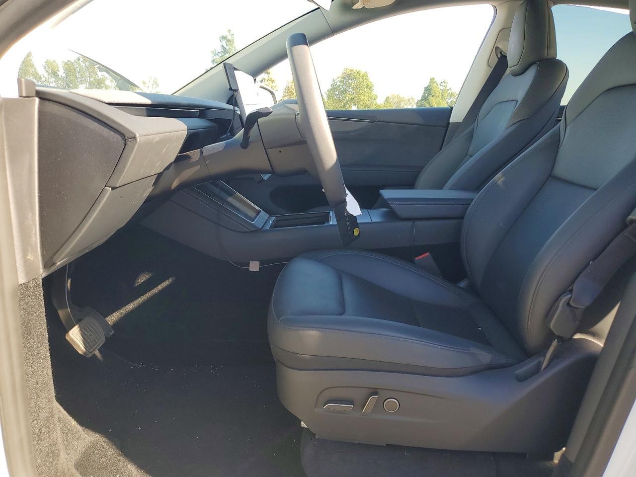 2026 Tesla Model Y - zdjęcie 7