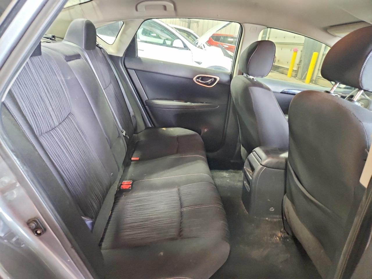 2017 Nissan Sentra S - zdjęcie 10