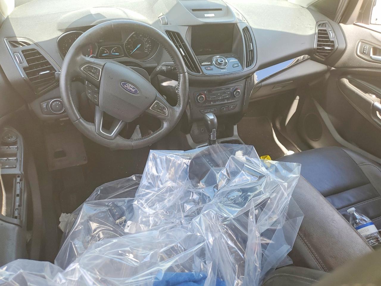 2017 Ford Escape Titanium - zdjęcie 8