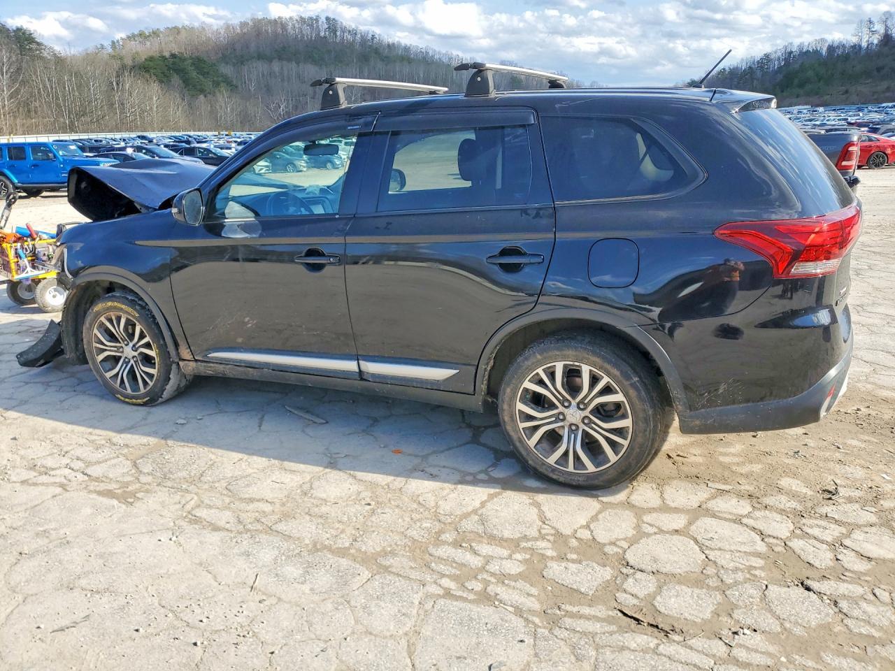 2016 Mitsubishi Outlander Se - zdjęcie 2