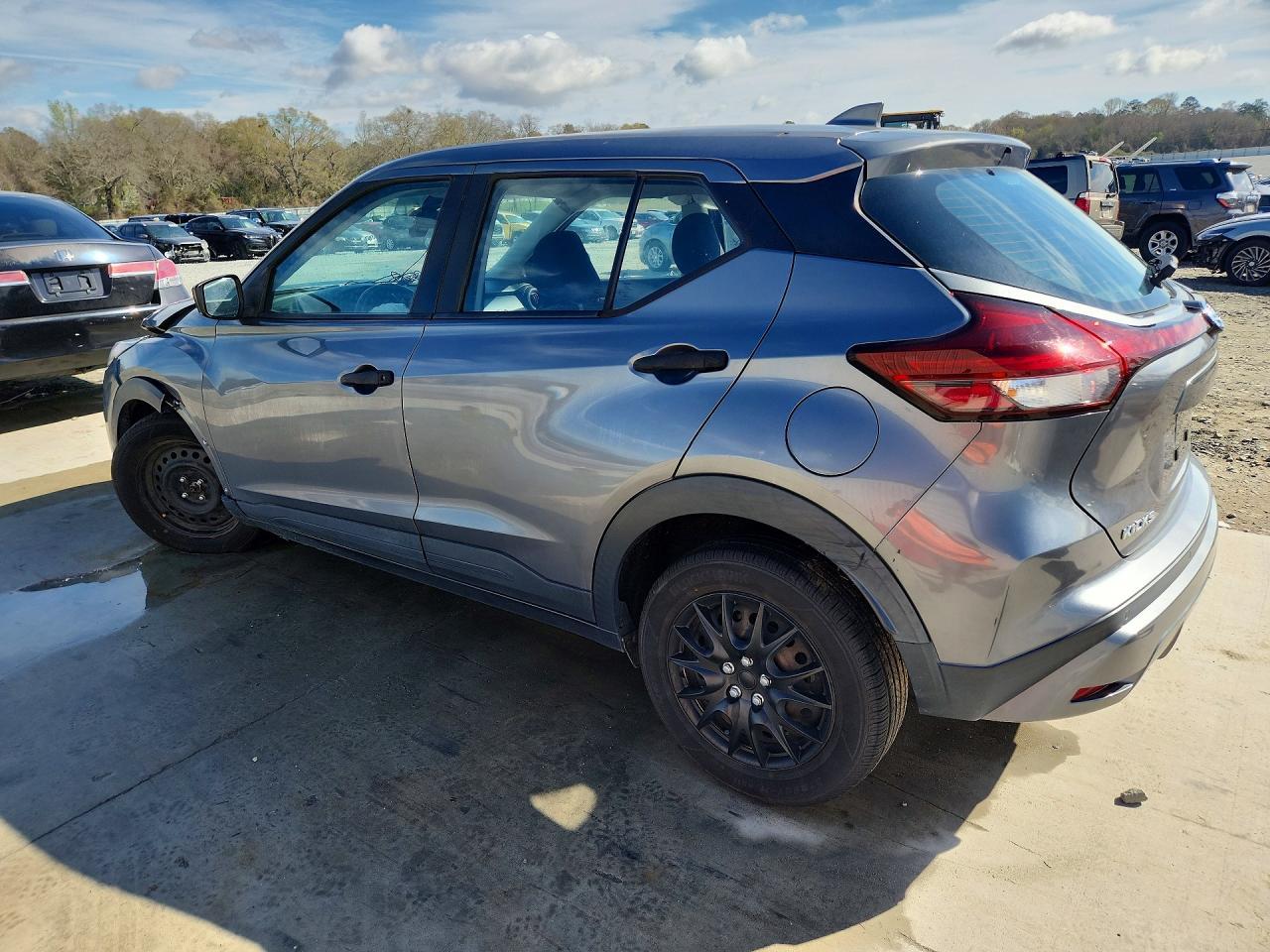 2021 Nissan Kicks S - zdjęcie 2