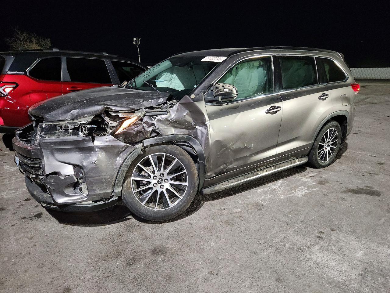 2018 Toyota Highlander Se - zdjęcie główne