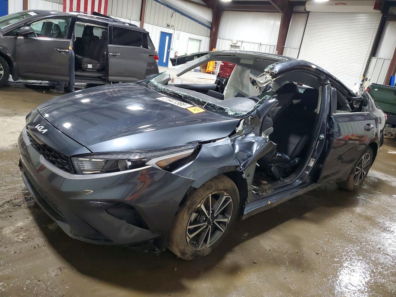 2023 Kia Forte Lxs - zdjęcie główne