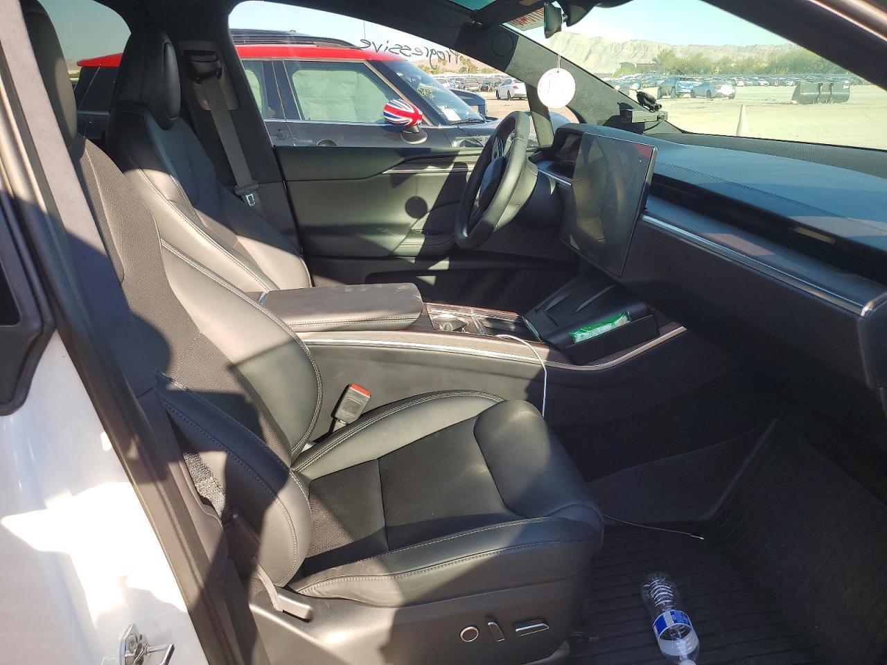 2024 Tesla Model X - zdjęcie 13