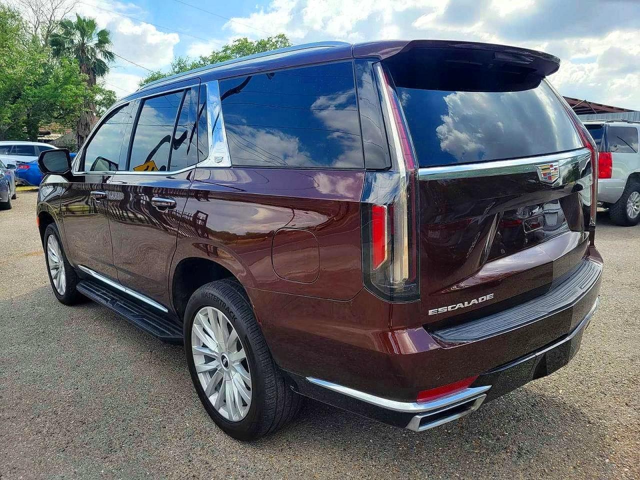 2023 Cadillac Escalade Luxury - zdjęcie 3