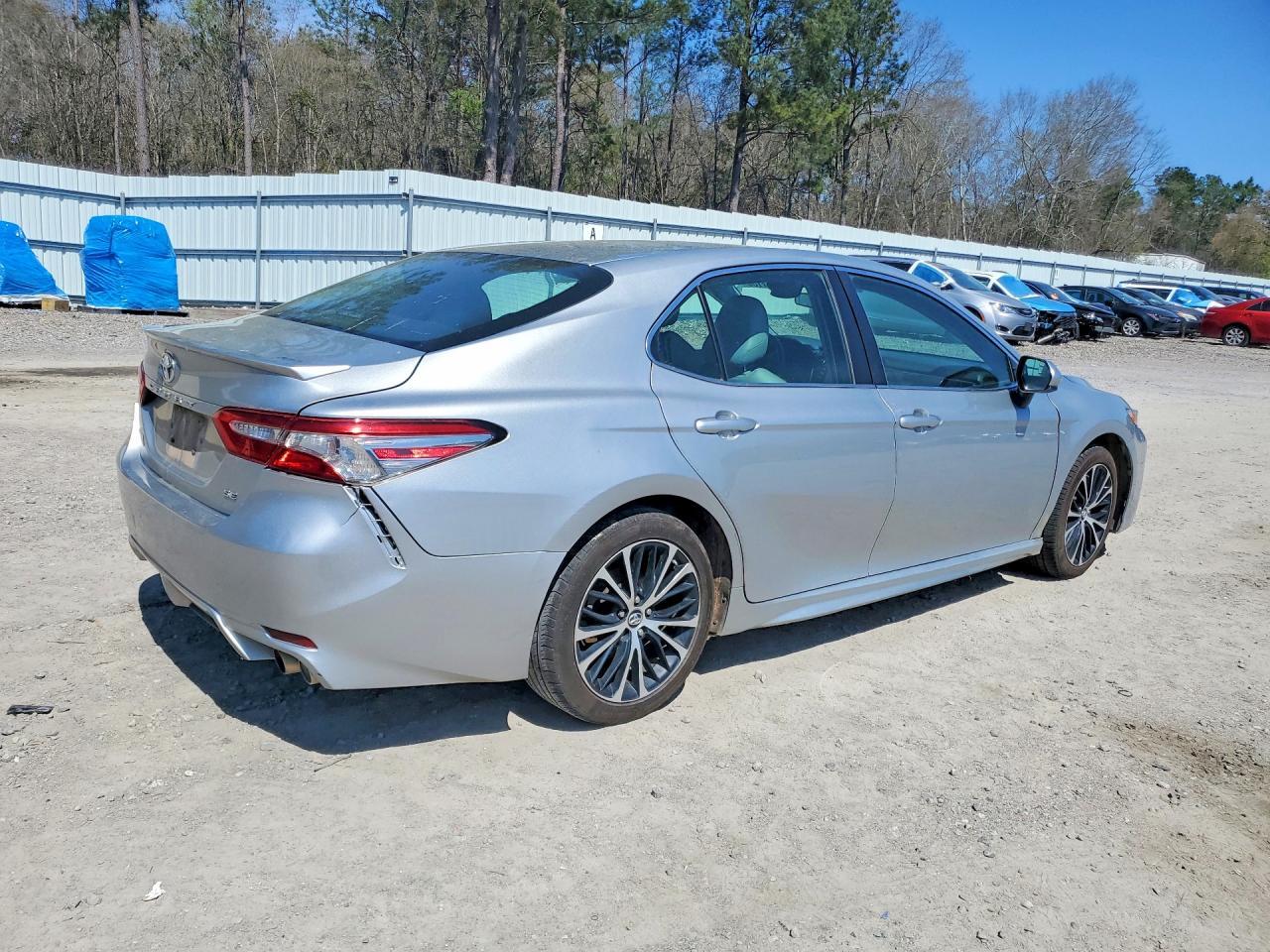 2018 Toyota Camry Se - zdjęcie 3