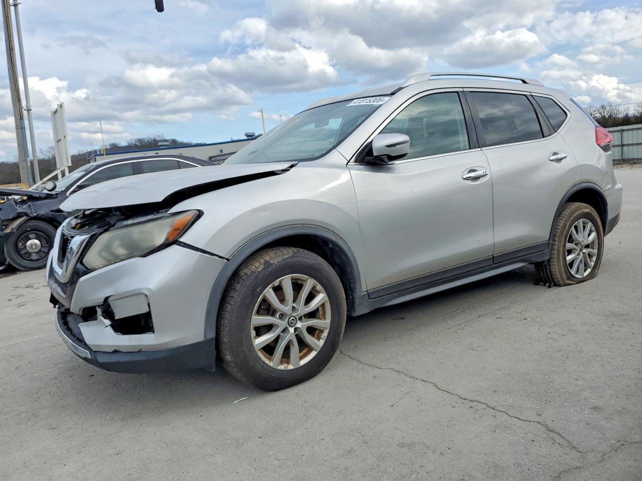 2017 Nissan Rogue Sv - zdjęcie główne