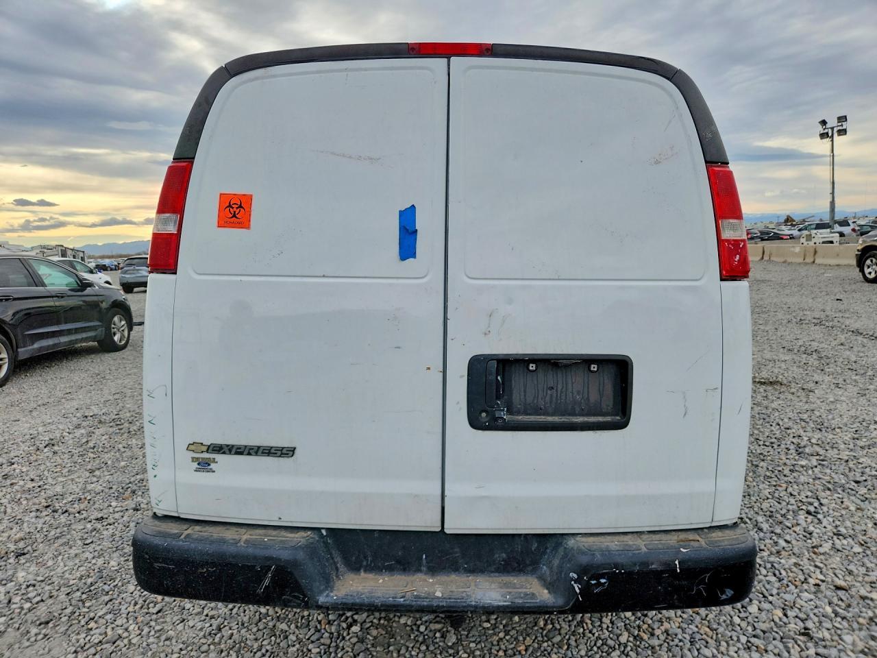 2022 Chevrolet Express G3500 - zdjęcie 6