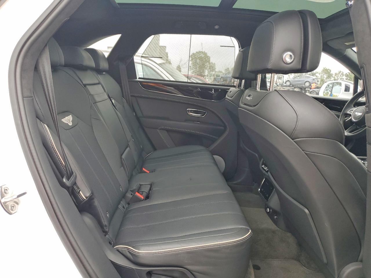 2023 Bentley Bentayga - zdjęcie 11