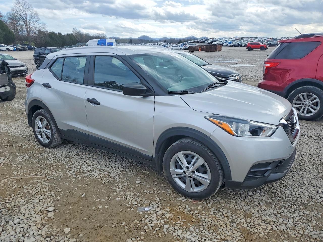 2019 Nissan Kicks S - zdjęcie 4