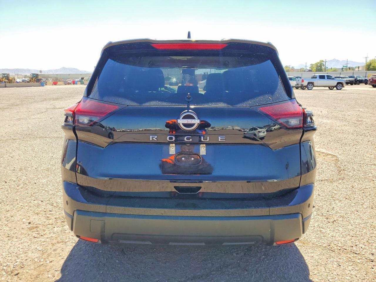 2025 Nissan Rogue Sv - zdjęcie 6