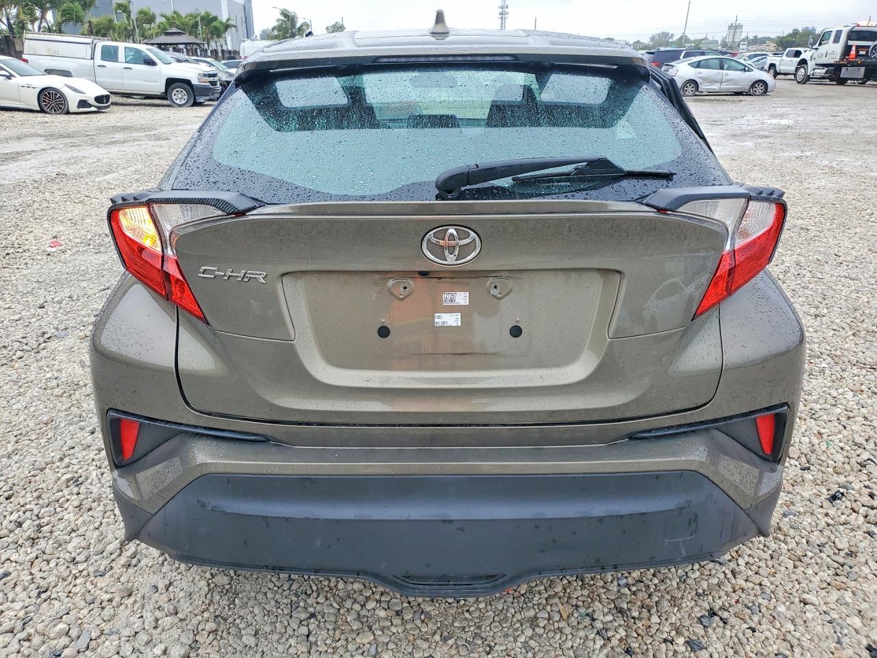 2021 Toyota C-Hr Xle - zdjęcie 6