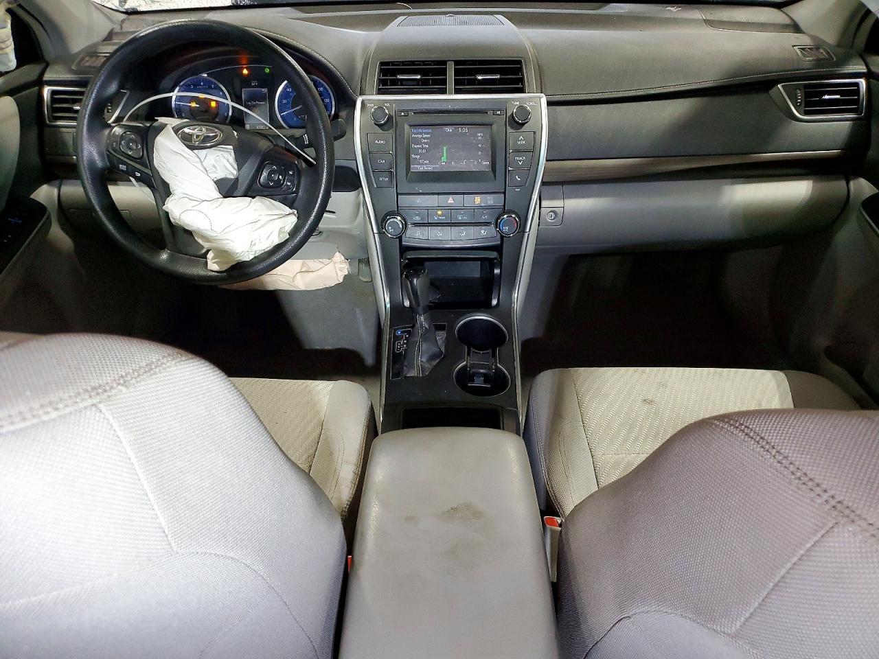 2017 Toyota Camry Le - zdjęcie 8