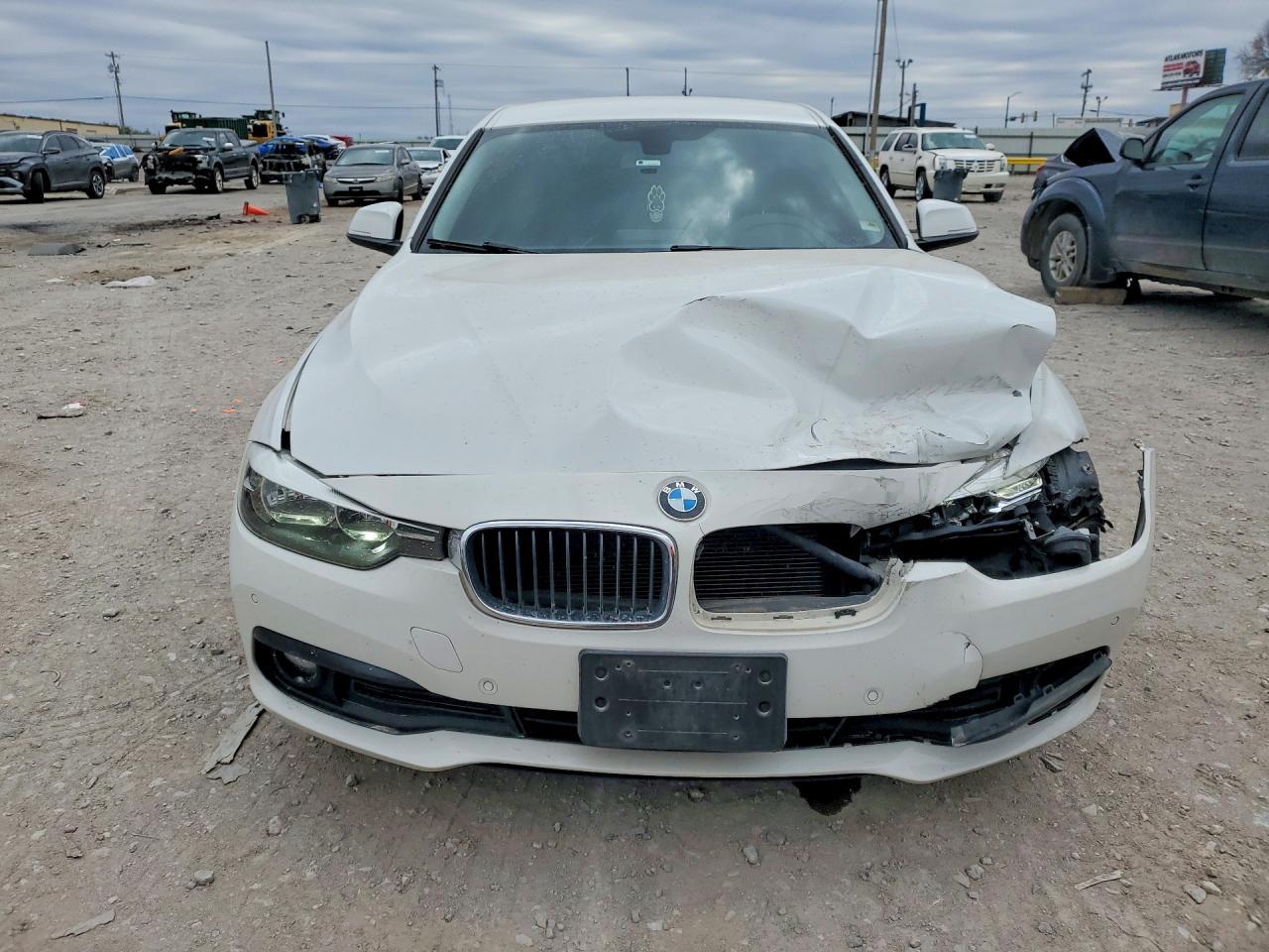 2016 BMW 320 I - zdjęcie 5