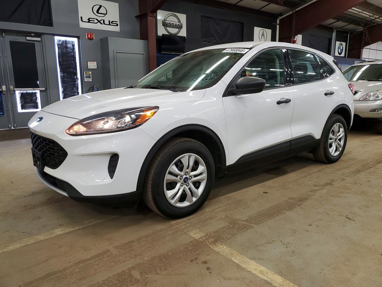 2021 Ford Escape S - zdjęcie główne