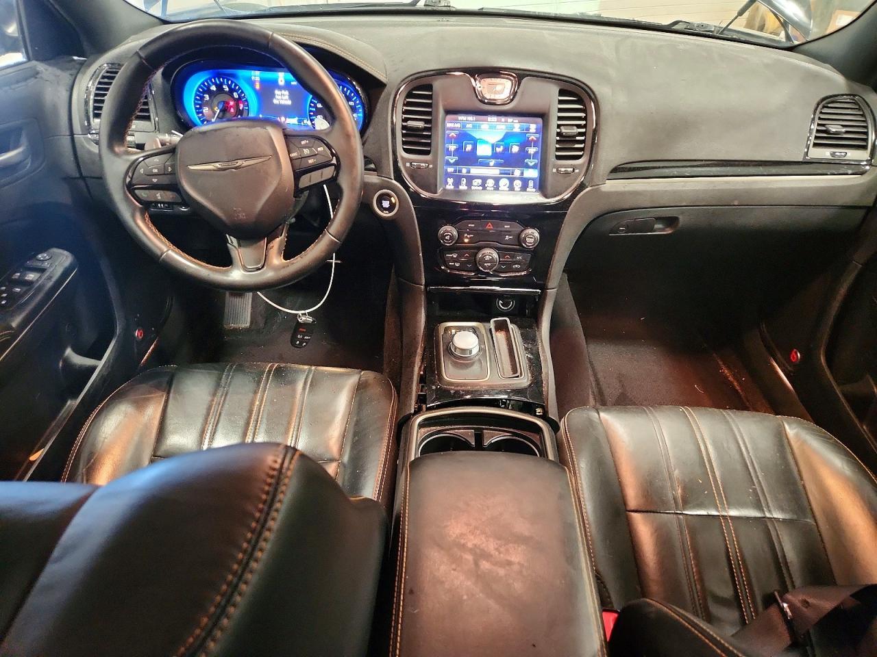 2016 Chrysler 300 S - zdjęcie 8