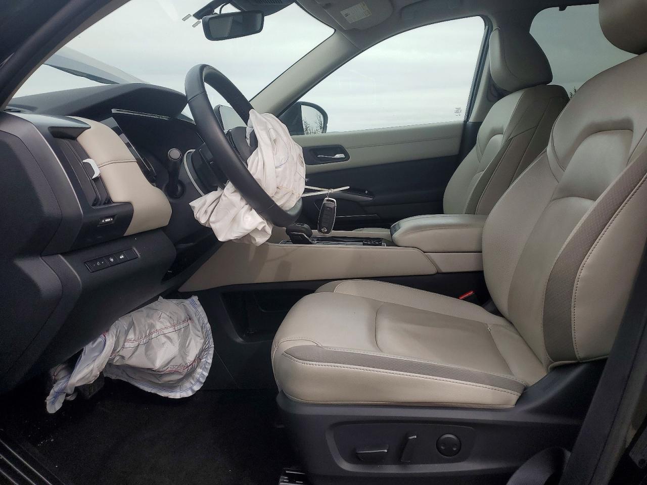 2025 Nissan Pathfinder Sl - zdjęcie 7