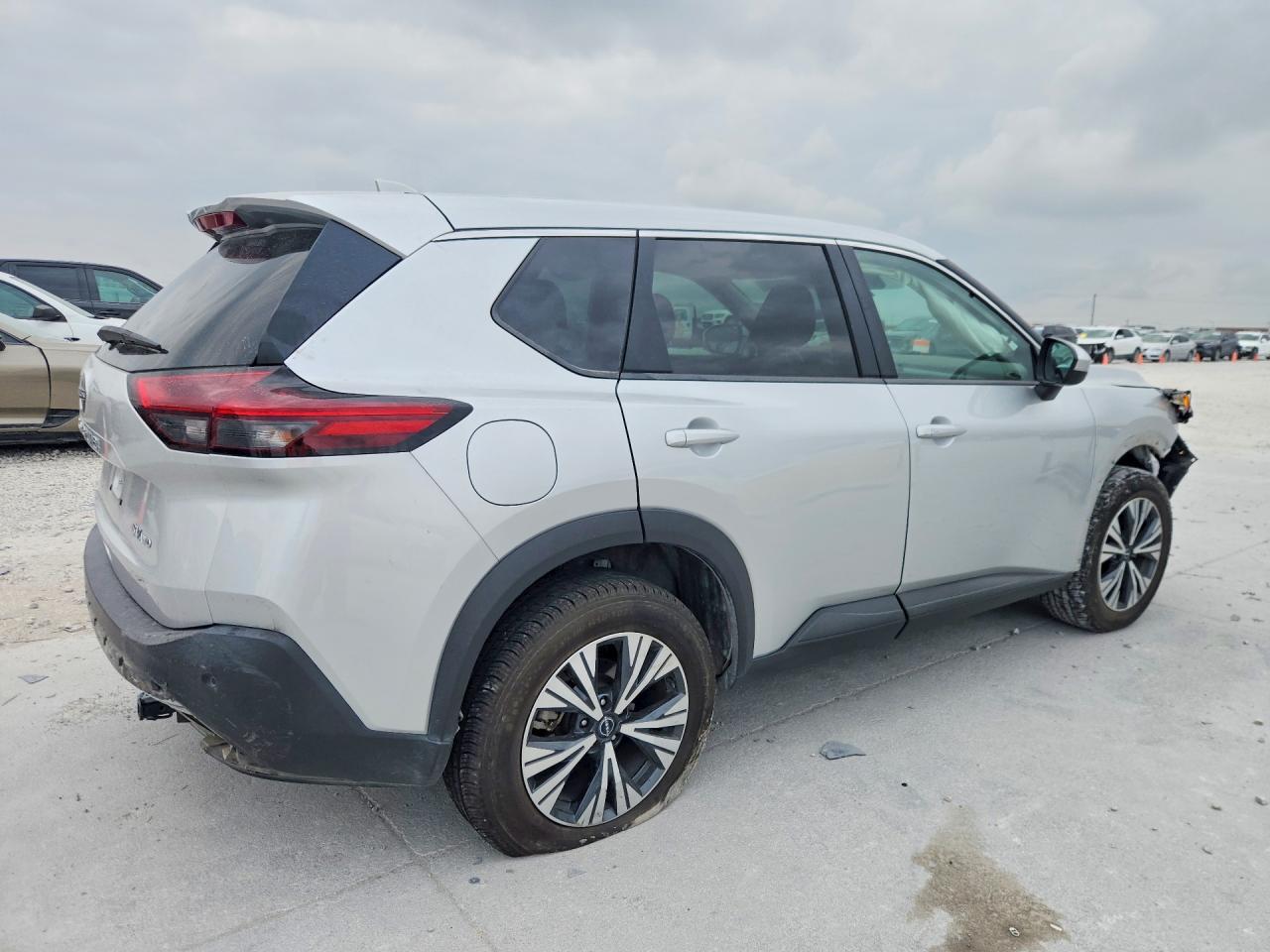 2023 Nissan Rogue Sv - zdjęcie 3