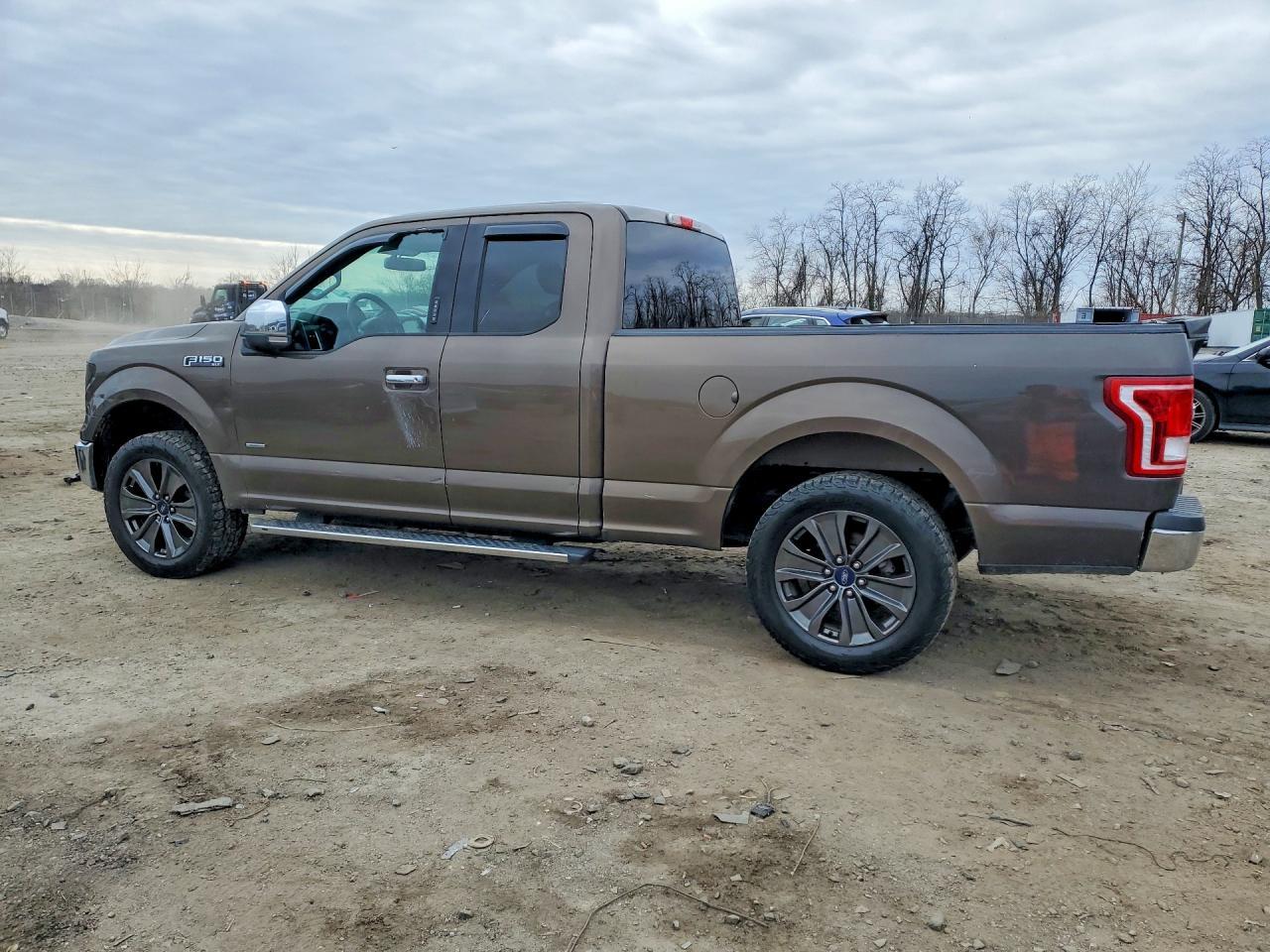 2015 Ford F150 Super Cab - zdjęcie 2