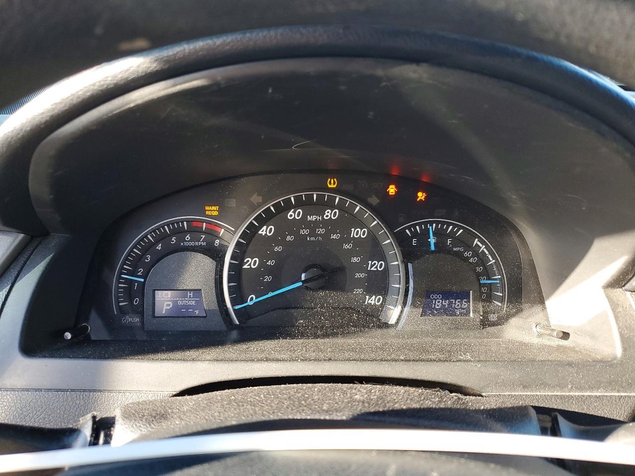 2014 Toyota Camry Le - zdjęcie 9