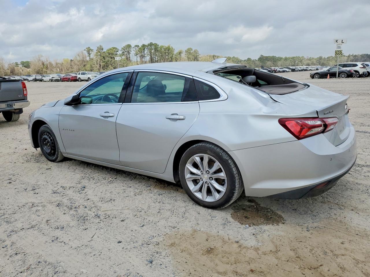2019 Chevrolet Malibu Lt - zdjęcie 2