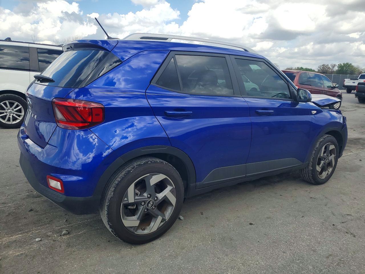 2025 Hyundai Venue Sel - zdjęcie 3