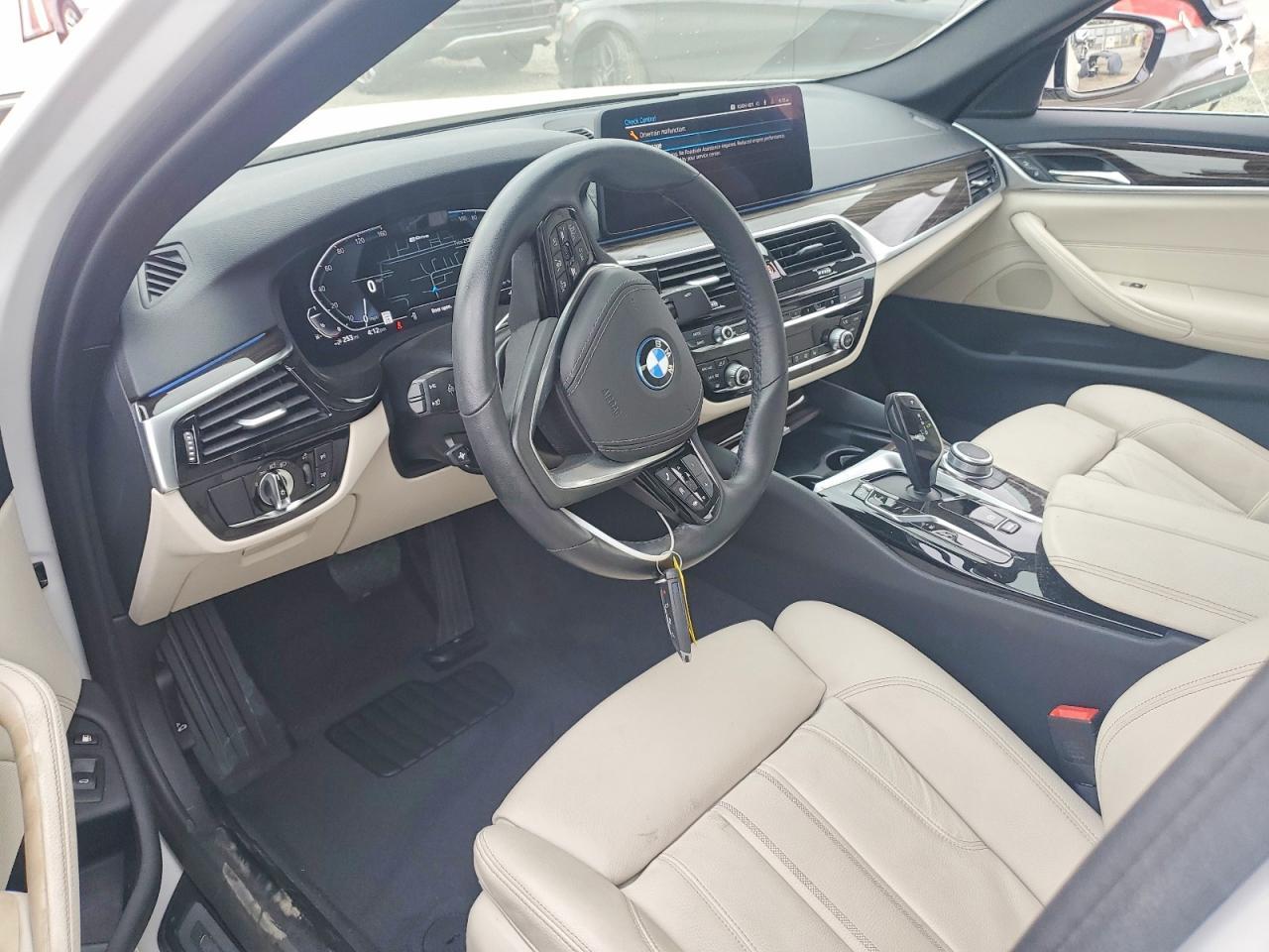 2022 BMW 530E - zdjęcie 8