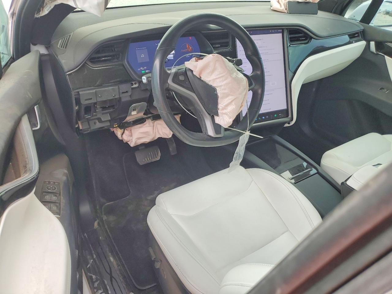 2020 Tesla Model X - zdjęcie 8