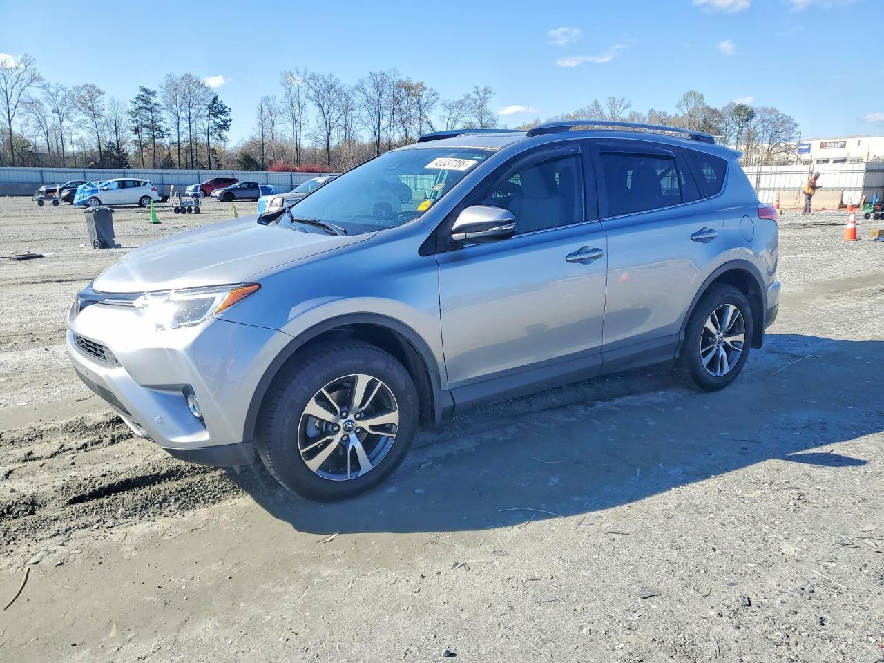 2017 Toyota Rav4 Xle - zdjęcie główne