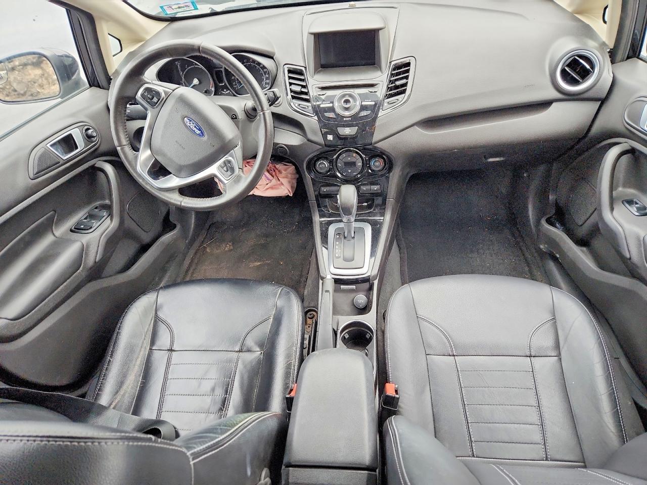 2017 Ford Fiesta Titanium - zdjęcie 8