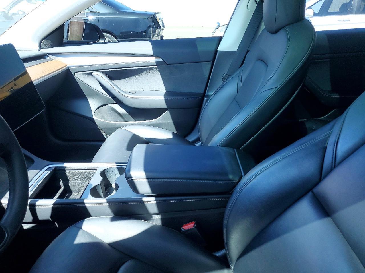 2022 Tesla Model 3 - zdjęcie 7