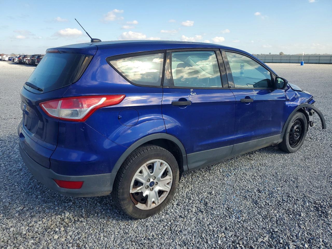 2014 Ford Escape S - zdjęcie 3