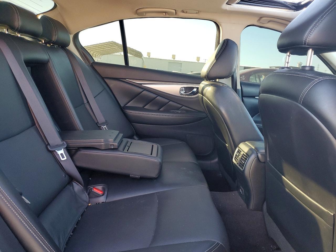 2022 Infiniti Q50 Luxe - zdjęcie 10